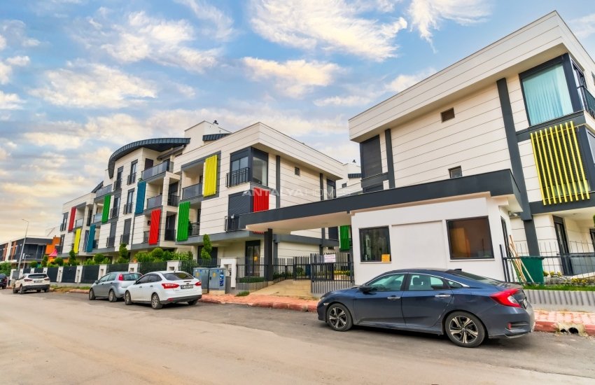 Properties in a Well-maintained Complex in Antalya Muratpasa 7