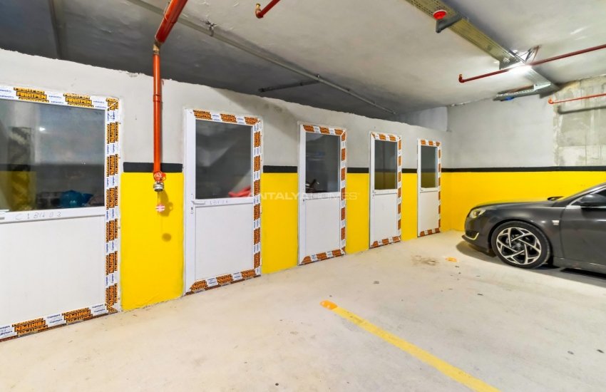 Properties in a Well-maintained Complex in Antalya Muratpasa 9