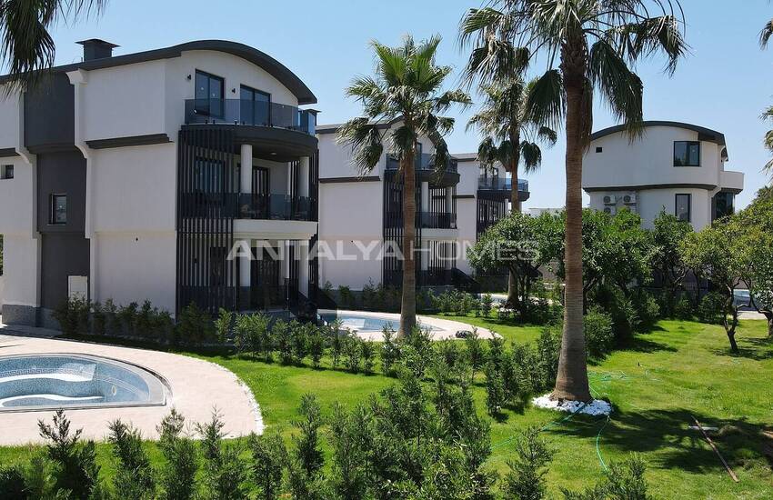 Triplex Villas with Private Garden and Pool in Alanya