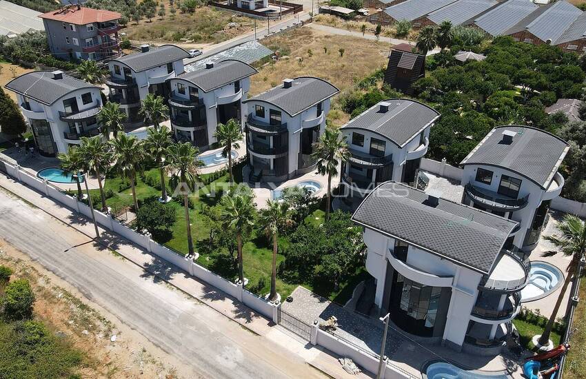 Villas Triplex Avec Jardin Privé Et Piscine À Alanya 5