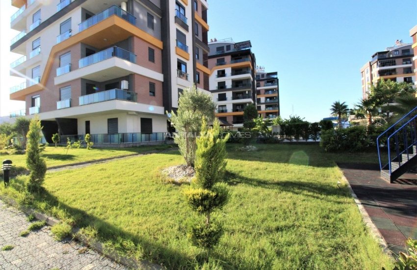 Panoramic View Chic Apartment in a Complex in Antalya Kepez 4
