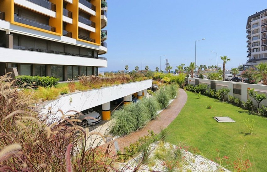 Flats with Sea and Mountain Views in Antalya Konyaalti 4