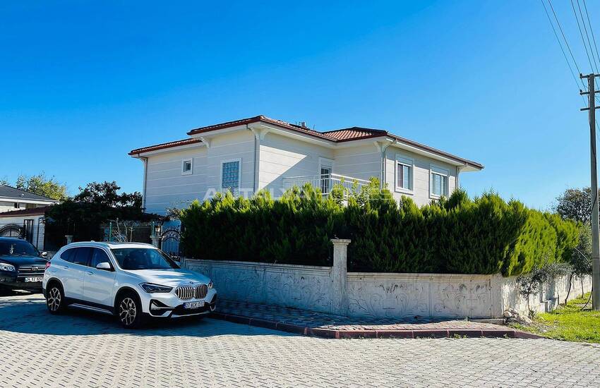 ویلای مستقل، نزدیک به دریا و تمامی امکانات در کمر 3