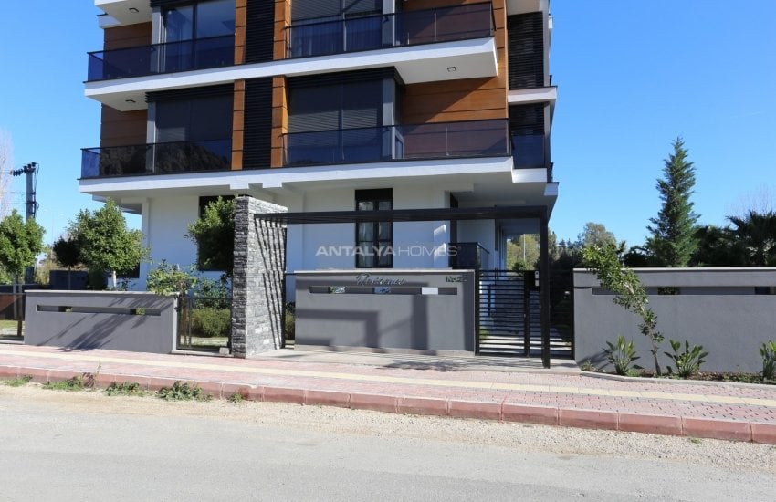 Stylish Flats in a Complex with Swimming Pool in Konyaalti 4