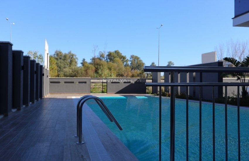 Stylish Flats in a Complex with Swimming Pool in Konyaalti 15