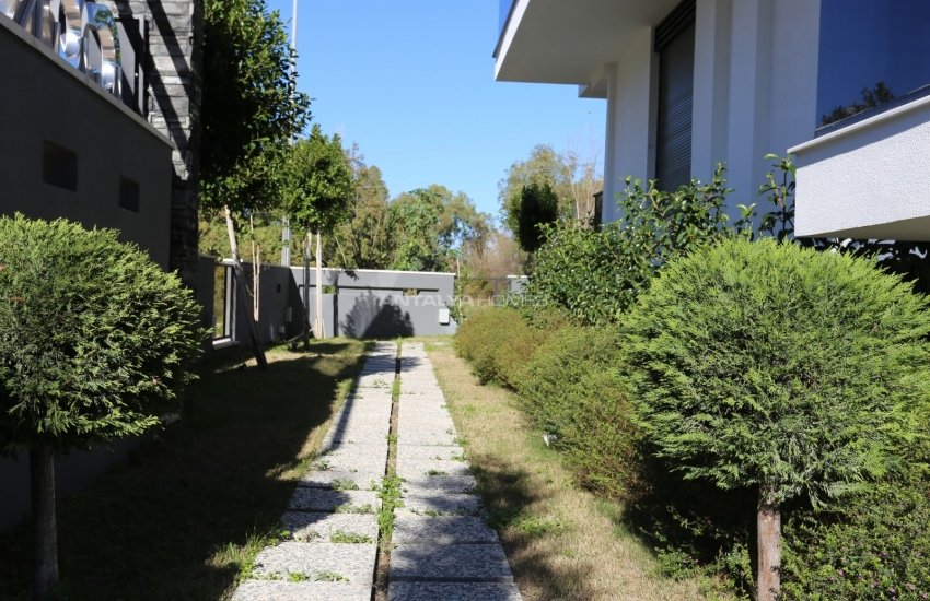 Stylish Flats in a Complex with Swimming Pool in Konyaalti 7