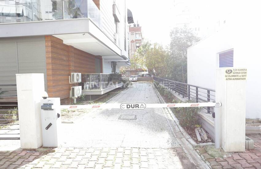 Yeşilbahçe’de Sosyal Olanaklara Yakın Lüks Daire 6