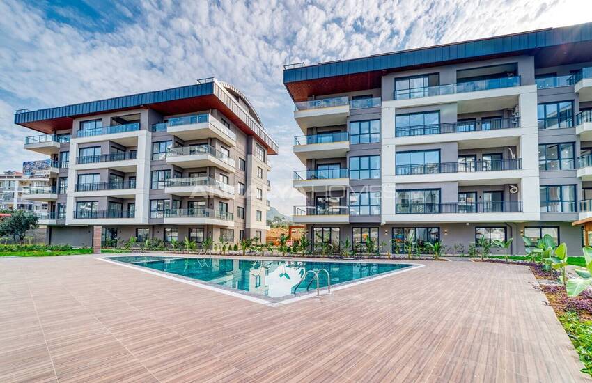 New Real Estate in a Complex with Swimming Pool in Alanya