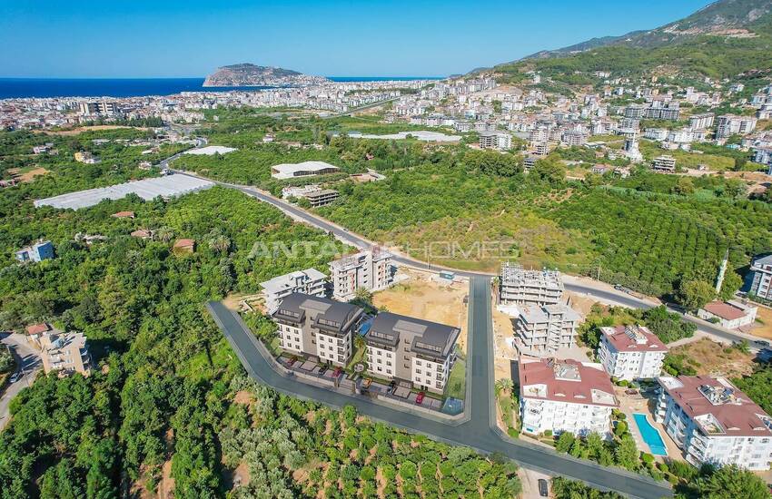 New Real Estate in a Complex with Swimming Pool in Alanya