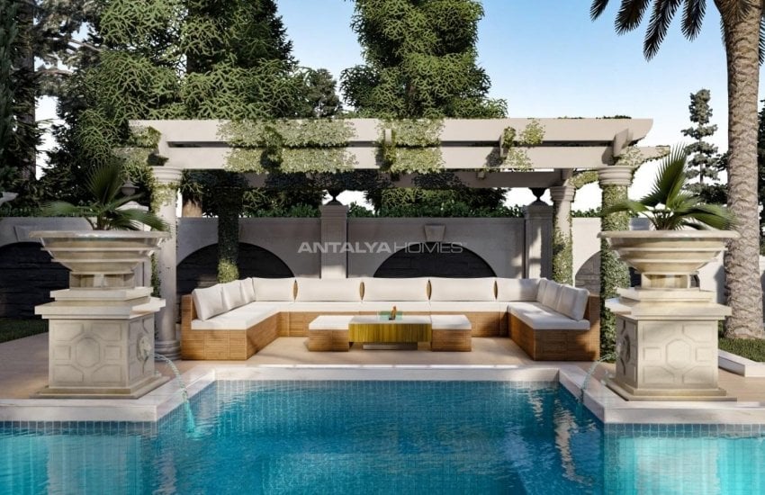 Alanya’da Deniz ve Kale Manzaralı Neoklasik Villa 3