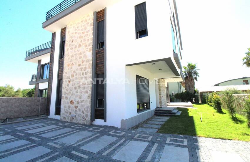 Antalya Belek'te Özel Bahçeli ve Havuzlu Modern Villalar 6