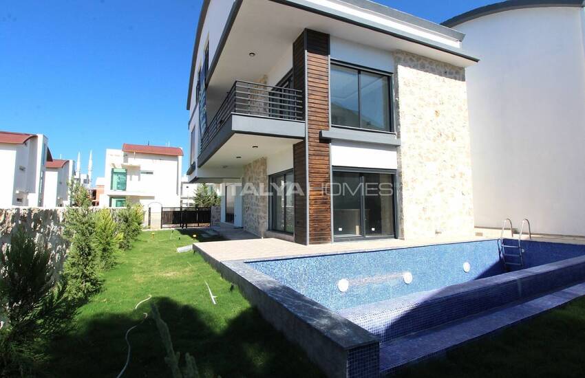 Antalya Belek'te Özel Bahçeli ve Havuzlu Modern Villalar 2