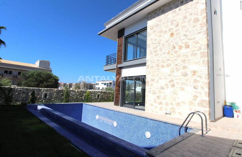 Antalya Belek'te Özel Bahçeli ve Havuzlu Modern Villalar 3