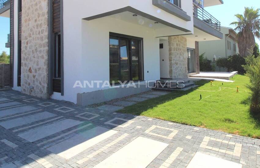Antalya Belek'te Özel Bahçeli ve Havuzlu Modern Villalar 10