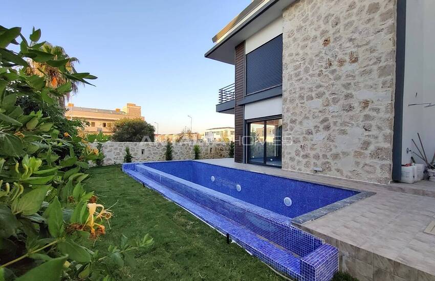 Antalya Belek'te Özel Bahçeli ve Havuzlu Modern Villalar 5