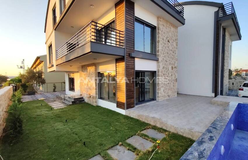 Antalya Belek'te Özel Bahçeli ve Havuzlu Modern Villalar 4