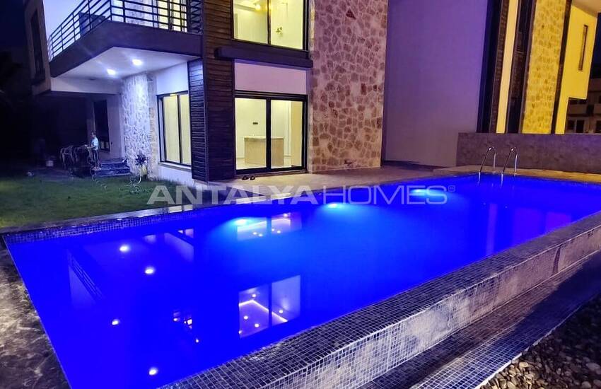 Antalya Belek'te Özel Bahçeli ve Havuzlu Modern Villalar 13