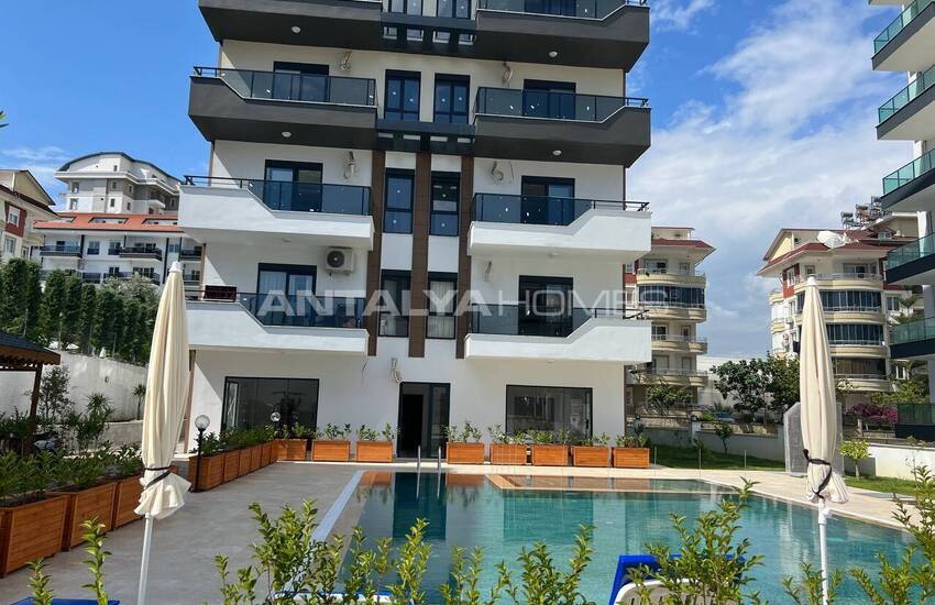 Flats in a Complex with Pool and Security in Alanya