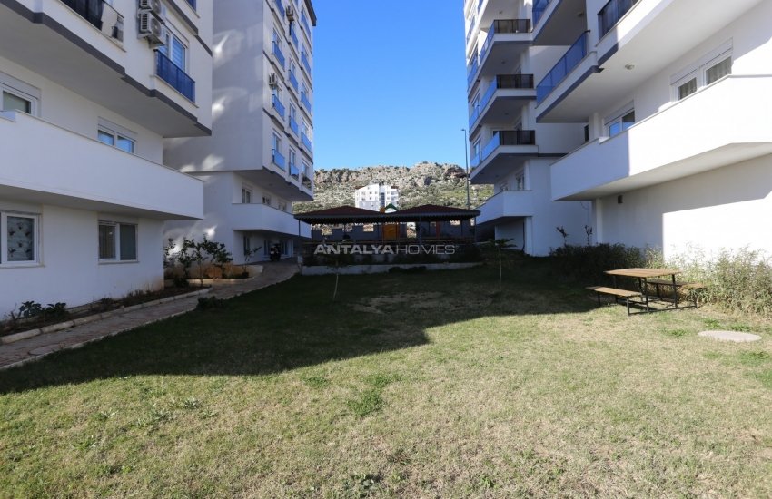 Well-maintained and Furnished Flat in Fevzi Cakmak Antalya 2