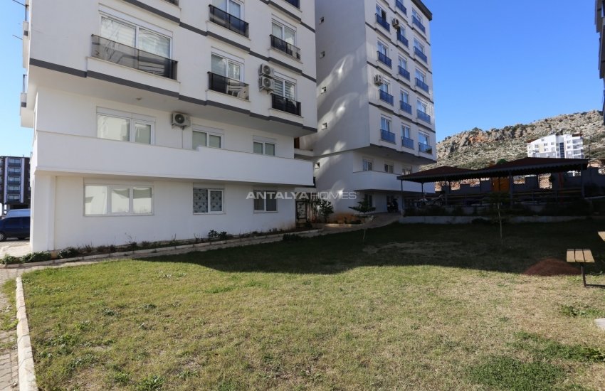 Well-maintained and Furnished Flat in Fevzi Cakmak Antalya 3