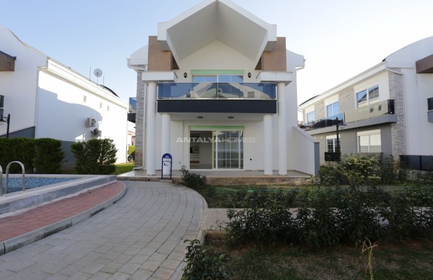 Detached Houses with Contemporary Design in Dosemealti 5