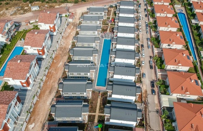 Detached Houses with Contemporary Design in Dosemealti 1