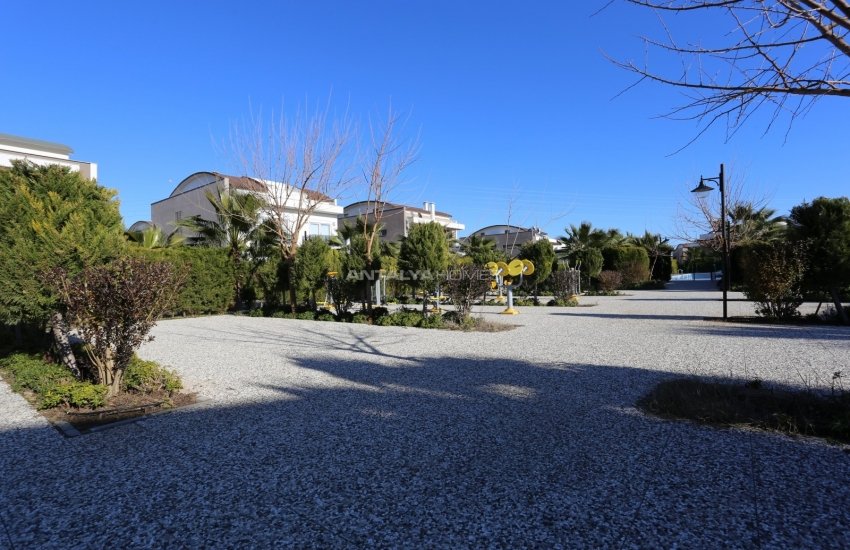 Spacious Triplex Houses with Private Gardens in Dosemealti 10