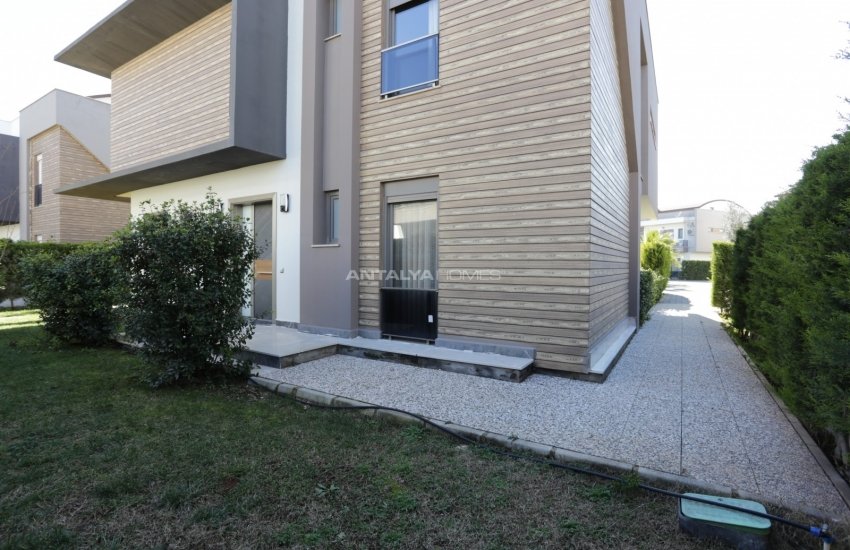 Spacious Triplex Houses with Private Gardens in Dosemealti 16