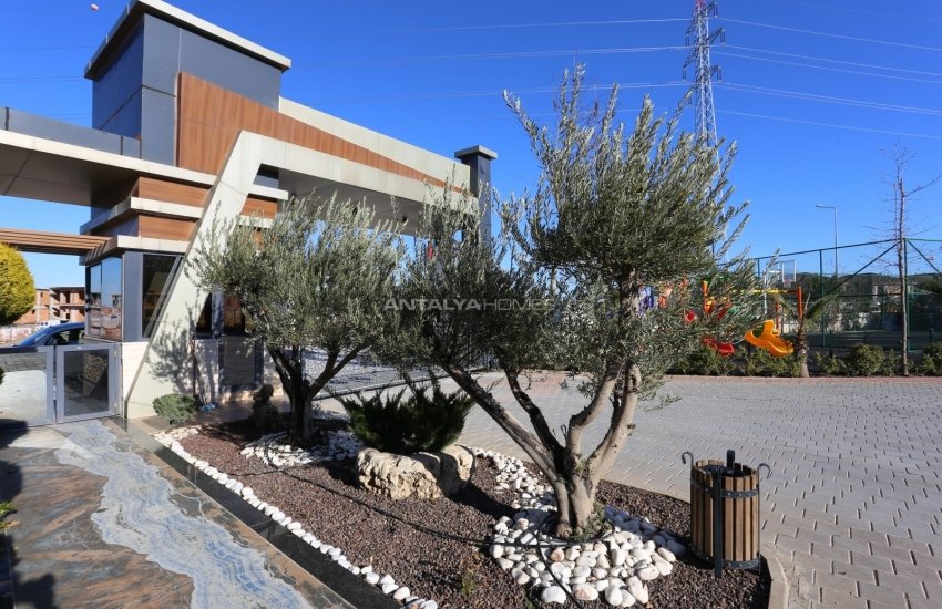 Spacious Triplex Houses with Private Gardens in Dosemealti 6