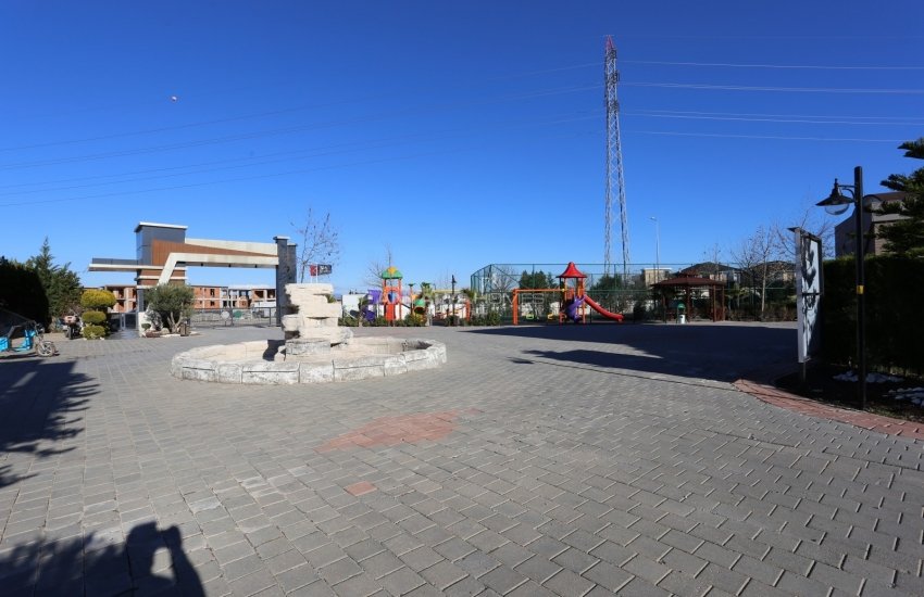 Spacious Triplex Houses with Private Gardens in Dosemealti 7