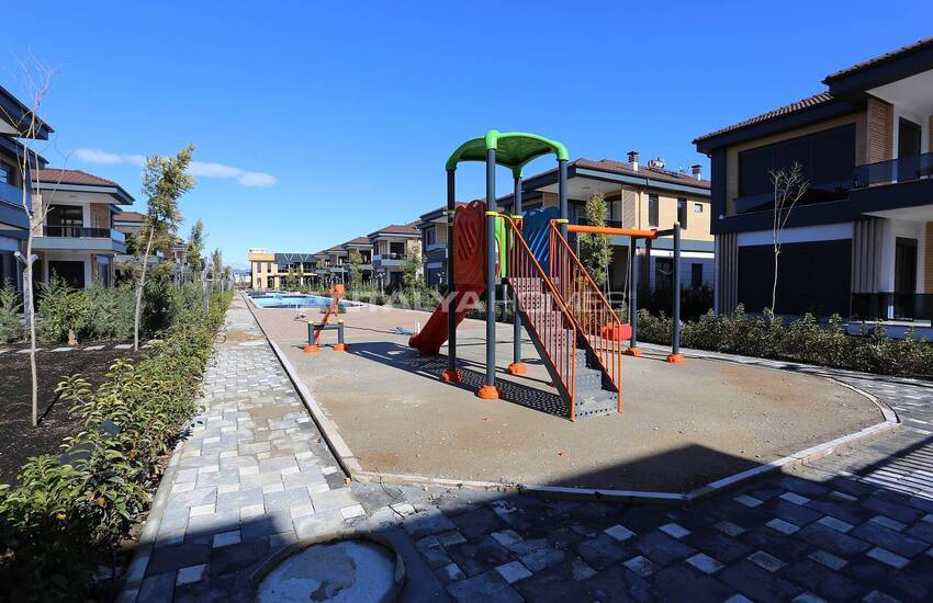 Fristående Villa I Ett Komplex Med Gemensam Pool I Dosemealti 4