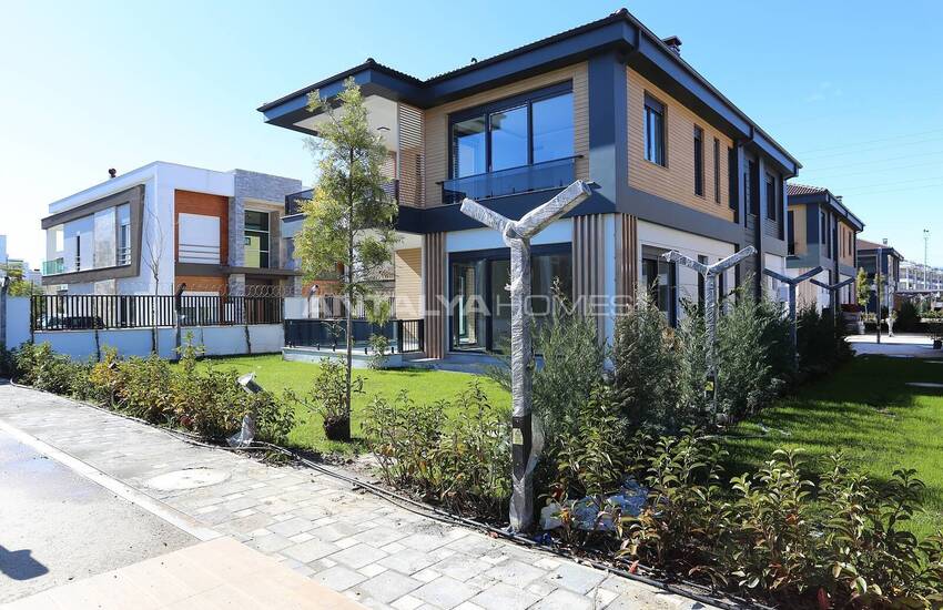 Fristående Villa I Ett Komplex Med Gemensam Pool I Dosemealti 8