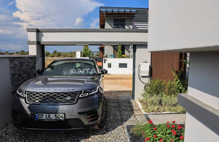 Antalya'da Akıllı Ev Sistemiyle Donatılmış Müstakil Villa 7