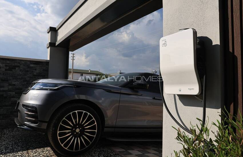 Antalya'da Akıllı Ev Sistemiyle Donatılmış Müstakil Villa 6