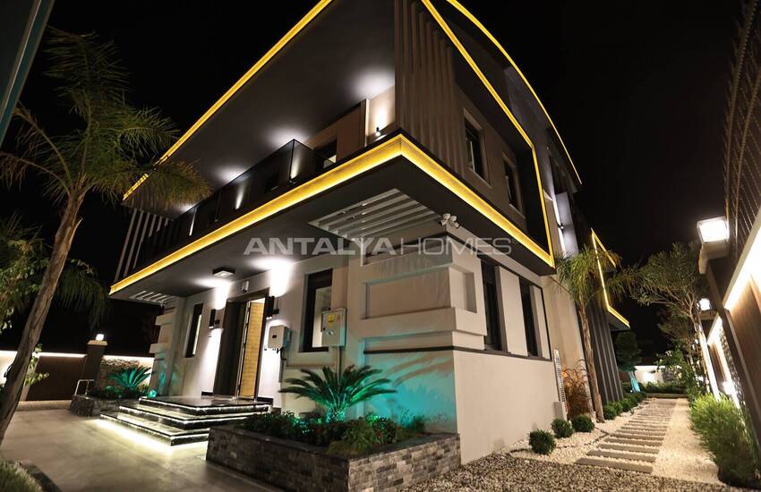 Antalya'da Akıllı Ev Sistemiyle Donatılmış Müstakil Villa 2