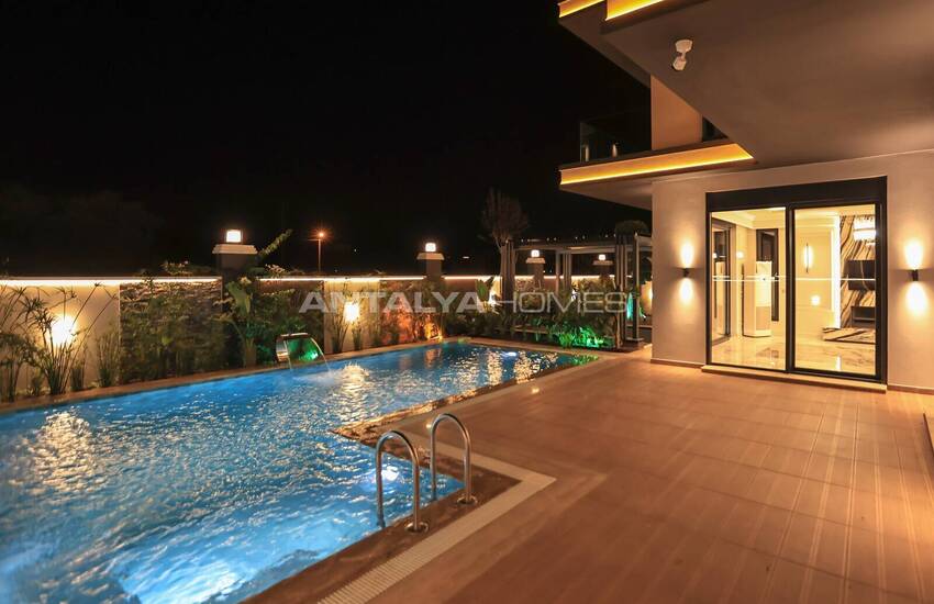 Antalya'da Akıllı Ev Sistemiyle Donatılmış Müstakil Villa 1