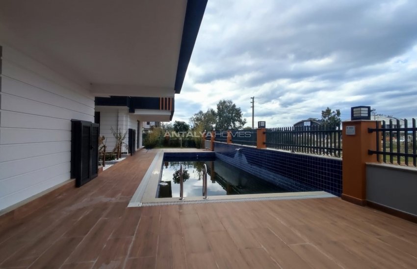 Modern Designed Apartment with Rich Features in Muratpasa 5