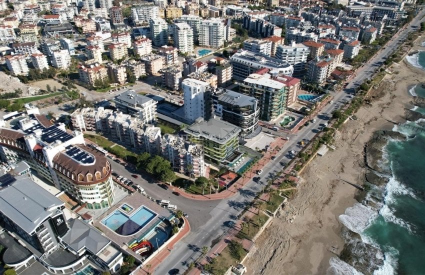 Beachfront Luxury Flats Close to Amenities in Alanya Tosmur 2