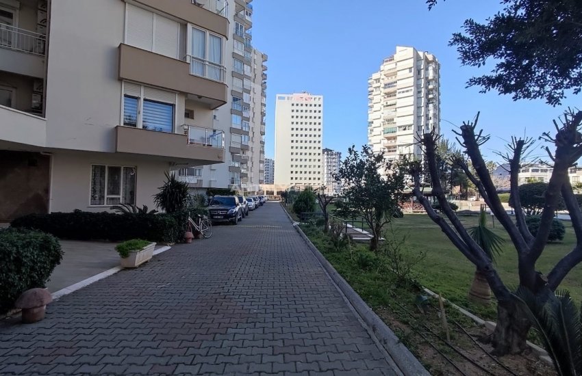 Spacious Apartment in a Luxury Complex Near Sea in Sirinyali 1