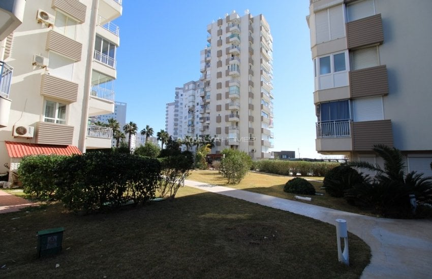 Contemporary Seafront Apartment in Muratpasa Antalya 4