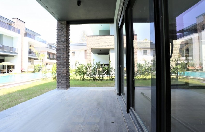 Luxurious Triplex Semi Detached Villa in Konyaalti Antalya 10