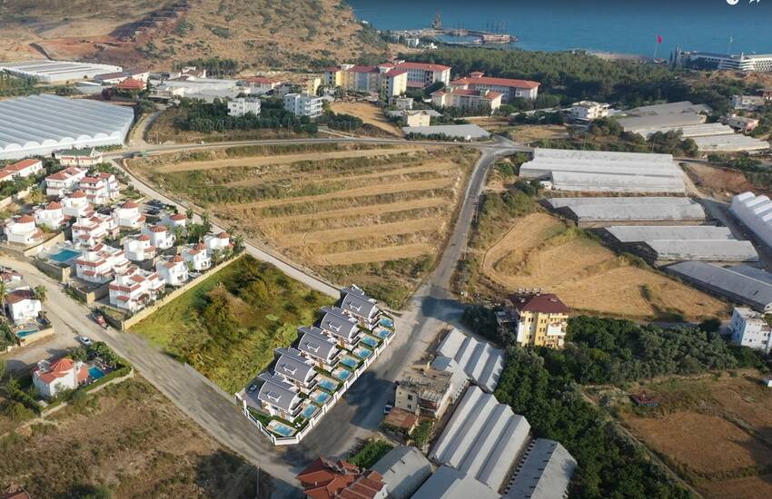Villas Triplex Avec Piscine Privée Et Jardin À Alanya 7