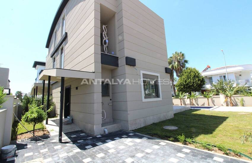Modern Semi-detached Villas Near Golf Courses in Belek 1