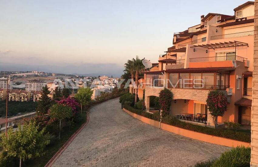 Alanya�da Muhteşem Deniz Manzaralı Lüks Tripleks Ev