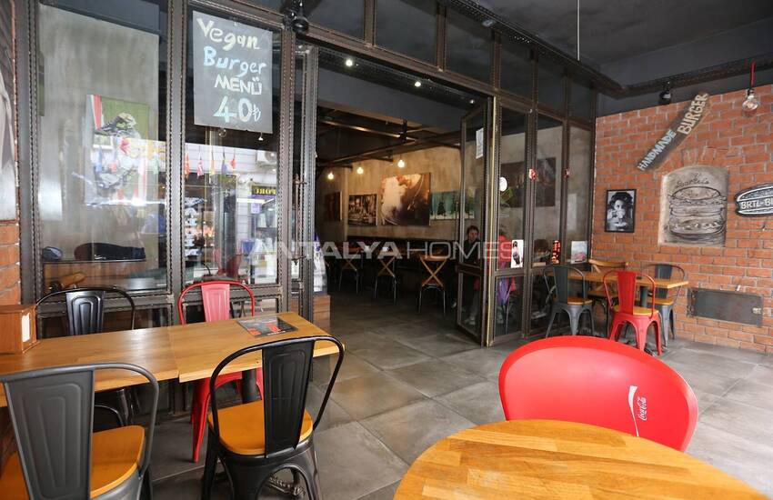 Cafe in Antalya Muratpasa Walking Distance of the Sea 3