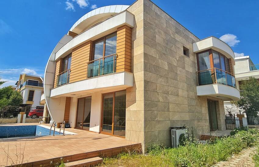 Väl Belägen Modern Parhusvilla I Lara Antalya