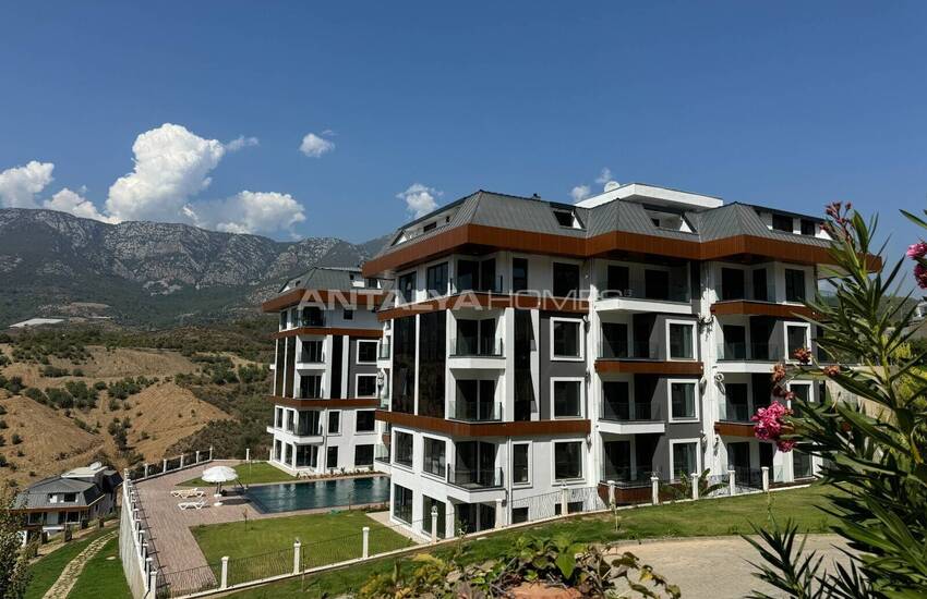 Sea View Apartments in Complex with Swimming Pool in Alanya