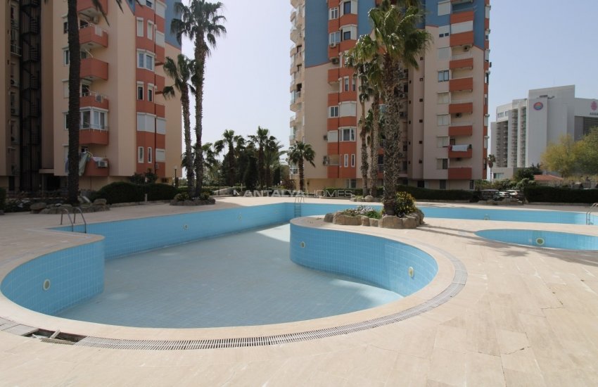 Seaside Apartment in a Secure Complex in Antalya Sirinyali 2