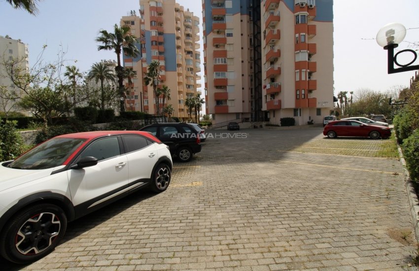 Seaside Apartment in a Secure Complex in Antalya Sirinyali 4