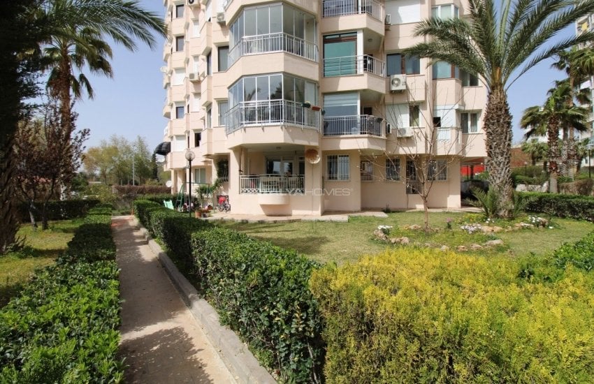 Seaside Apartment in a Secure Complex in Antalya Sirinyali 1